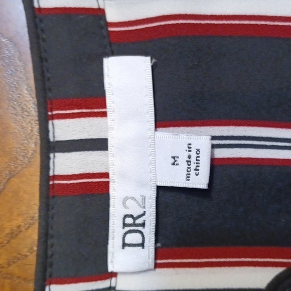 DR 2 SLEEVELESS BLOUSE, SIZE WOMENS MEDIUM. - Picture 5 of 6